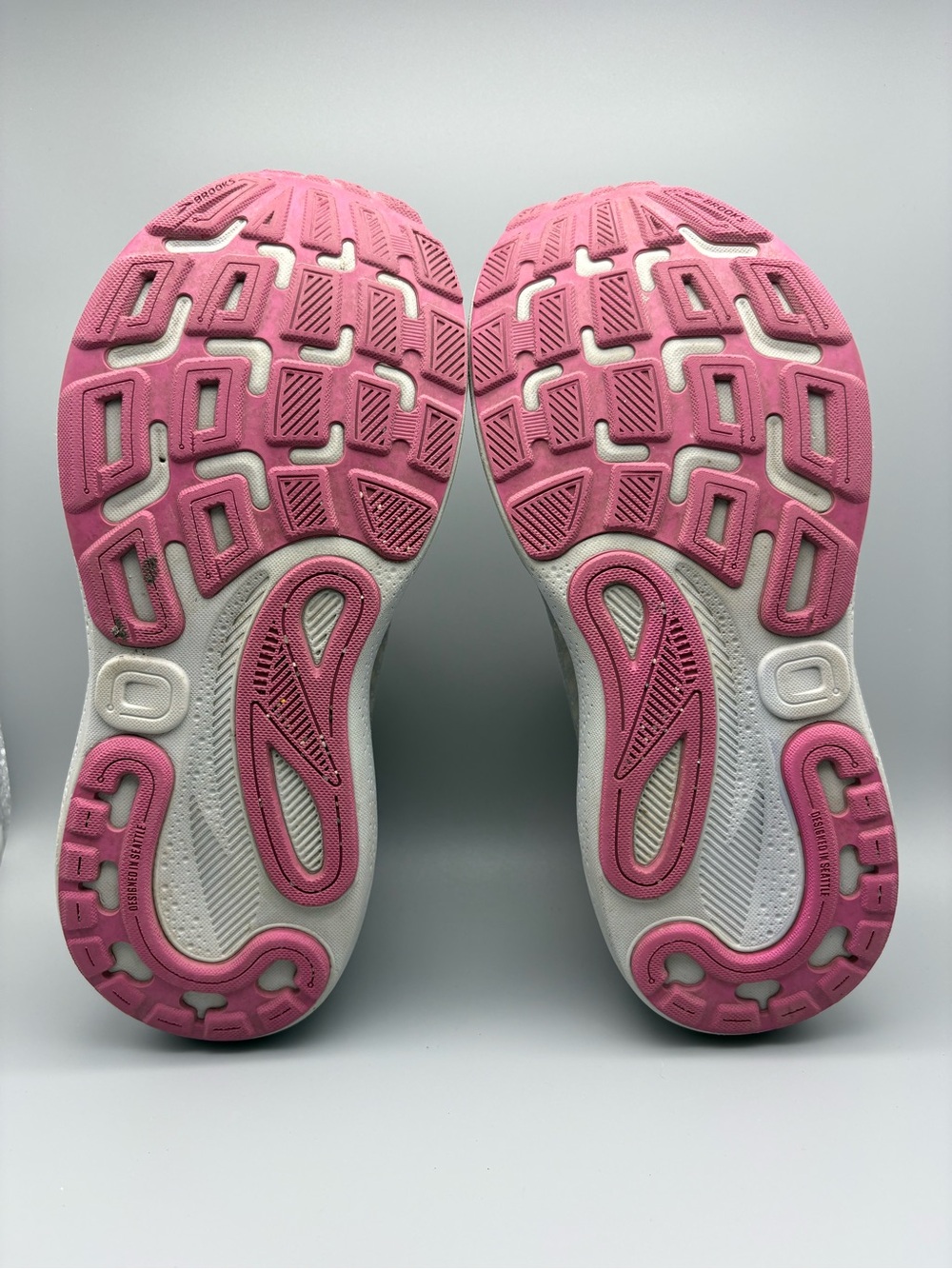 Brooks | Adrenaline GTS 24 Running Shoes - Gray Pink ; Womens 7 - Picture 7 of 8